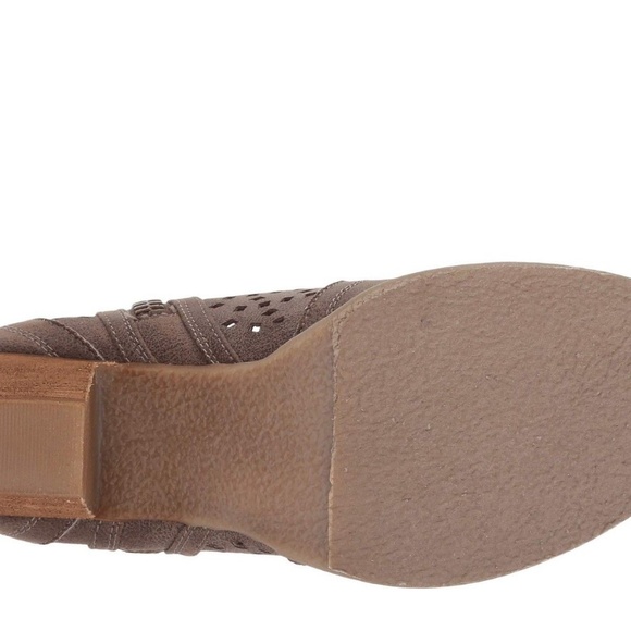 NWT Not Rated Gretchen Ankle Boots Taupe NRLB0385 - Picture 5 of 7